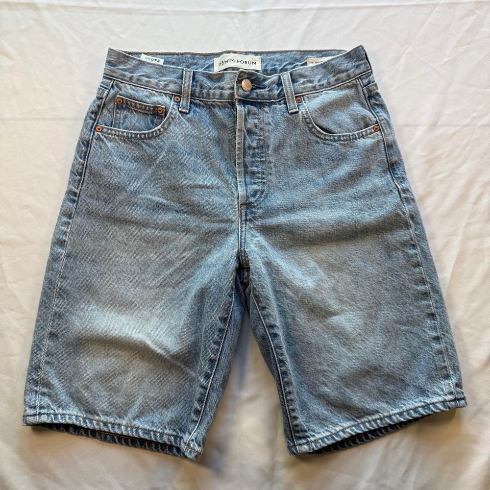Aritzia Denim Forum The 90s Cindy Bermuda Denim Shorts Light Wash Blue Size 25